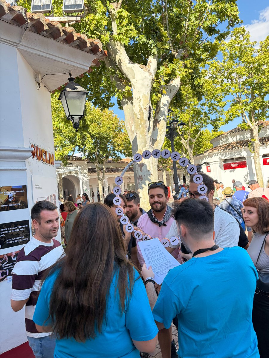 proyectoacibera's tweet photo. GRACIAS a todas las personas que nos acompañásteis en el Stand de @uclm_es en la #FeriadeAlbacete 

Porque en la Feria también hay lugar para entablar un debate constructivo y sensibilizar sobre #ciberodio ✨ A veces, una pequeña conversación puede ser el inicio de un gran cambio https://t.co/H4rX9u4F01
