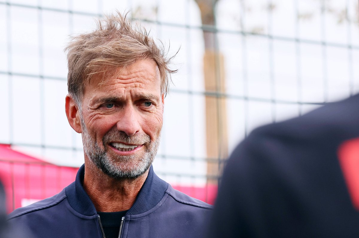 e_munich's tweet photo. Um das hier mal kurz in die fussballbegeisterte Republik zu rufen:
Ich brauche keinen Jürgen #Klopp, der mir die taktisch richtige patriotische Grundeinstellung erklären möchte.
Als reiner Fussbaltrainer hat er Spitzenniveau.
Das Statement in Sachen ''politisch-korrektes'' #AfD-Bashing hingegen war hochnotpeinliche und hirnlose Kreisliga.
Im Fall der Fälle einfach mal die Fresse zu halten, ist eine Gabe, die nicht Jeder_mann zueigen ist.
#Fussball #Bundestrainer #Fahne #Nationalstolz #FreeSpeech #Kanzler