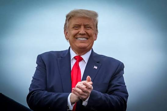 TheMightyMagnet's tweet photo. GDP at 5.1%.
Inflation stable and approaching 3%.
Food inflation below 20-year average.
Stocks at record highs. 
Real incomes at record highs. 
Crime at 90-year low.
Poverty at record lows. 
1 million private-sector jobs created.
Tens of billions in fraud cut from programs.
Trade imbalances being leveled out.
0 Illegals crossing the border.
3 million went home (saving billions).

Once gas comes back down soon... the simple fact is... President Trump has done better than any president in our lifetimes, overall. 🇺🇸💪🏻

And given the worst of circumstances.

Let's vote Republican in November to allow him to finish the job. 🇺🇸✊🏻