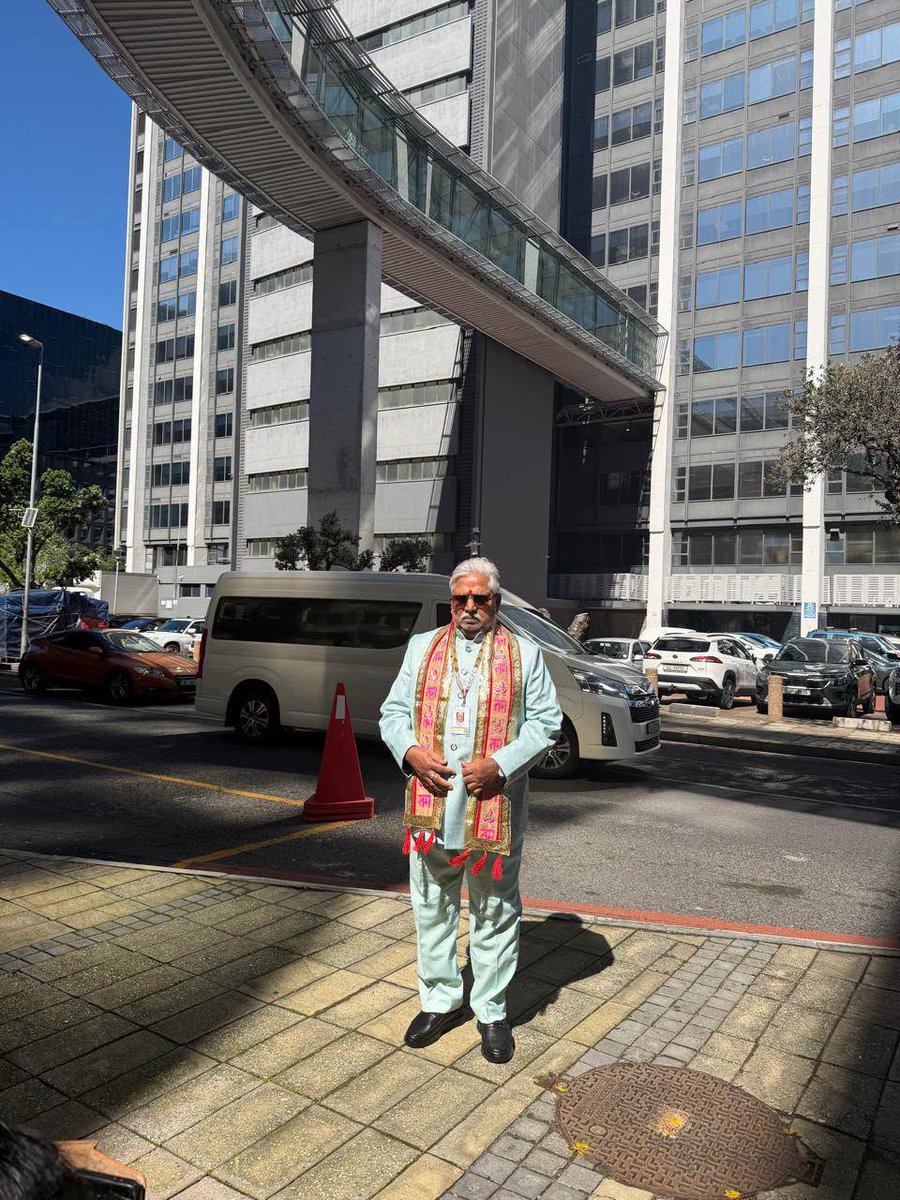 DrPremKrBihar's tweet photo. Cape Town, South Africa कॉमनवेल्थ गेम्स देखने जाने के क्रम में
दक्षिण अफ्रीका की यात्रा के दौरान केप टाउन में कुछ यादगार पल।
खेल, संस्कृति और इतिहास से रूबरू होने का यह अनुभव विशेष रहा।
#DrPremKumar #SouthAfrica #Commonwealthgames #India #NarendraModi #BJP https://t.co/QqALN4rejw