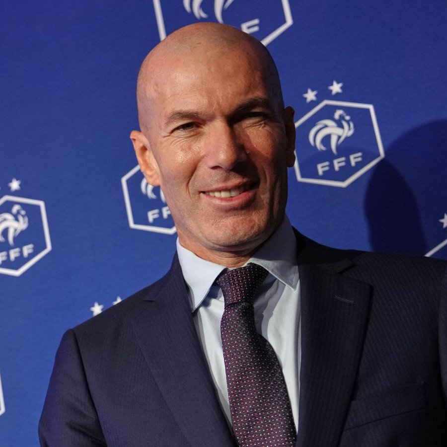 footballxtraa_'s tweet photo. 🚨🇫🇷 𝐁𝐑𝐄𝐀𝐊𝐈𝐍𝐆: Jérémy Jacquet is expected to be called up by Zinédine Zidane for the France national team manager's first squad announcement on Friday. 🥶🔵

- @lequipe 📰 https://t.co/2qUuTzDNG8