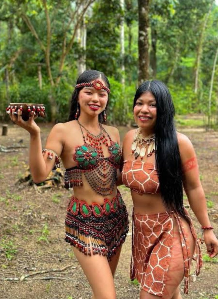 thatEMMANUEL's tweet photo. CULTURE ISN'T A COSTUME. It's a story . Appreciation means learning the story behind It, means giving credit, &amp; sitting with the history instead of skimming past it. today, I'm not just sharing something beautiful. I'm sharing something that matters. #CULTURES https://t.co/dYBD54VIkv