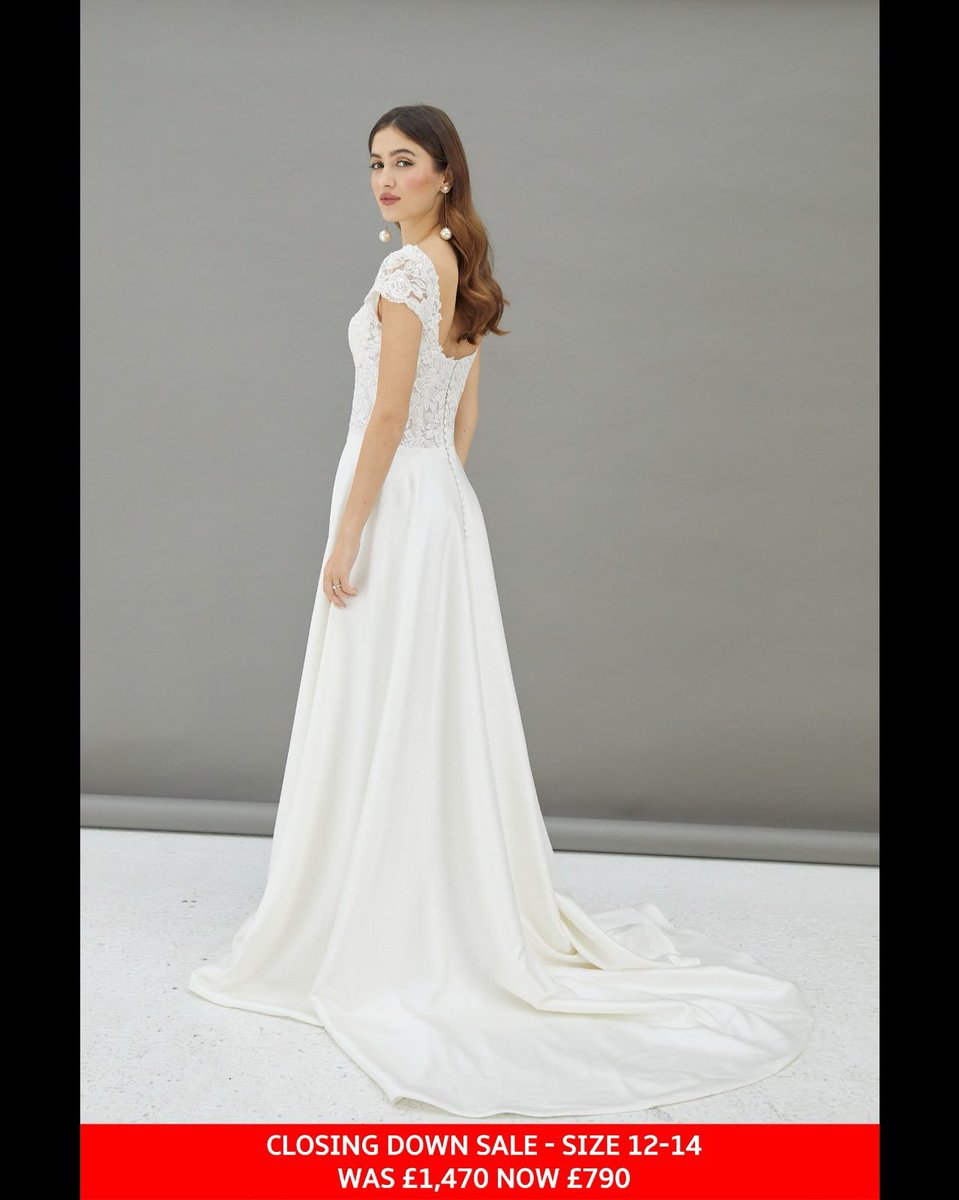 hblossombridal's tweet photo. 🌸 FLORAL LACE &amp; PRETTY CAP SLEEVES 🌸
Maryam is a stunning wedding dress with an intricate floral illusion lace bodice with buttons, pretty cap sleeves, flattering scoop neckline and features a luxurious A-line skirt

🔘 Size 12–14
🔘 Was £1,470, now just £790

#samplesale https://t.co/Wpsr4O8ed8