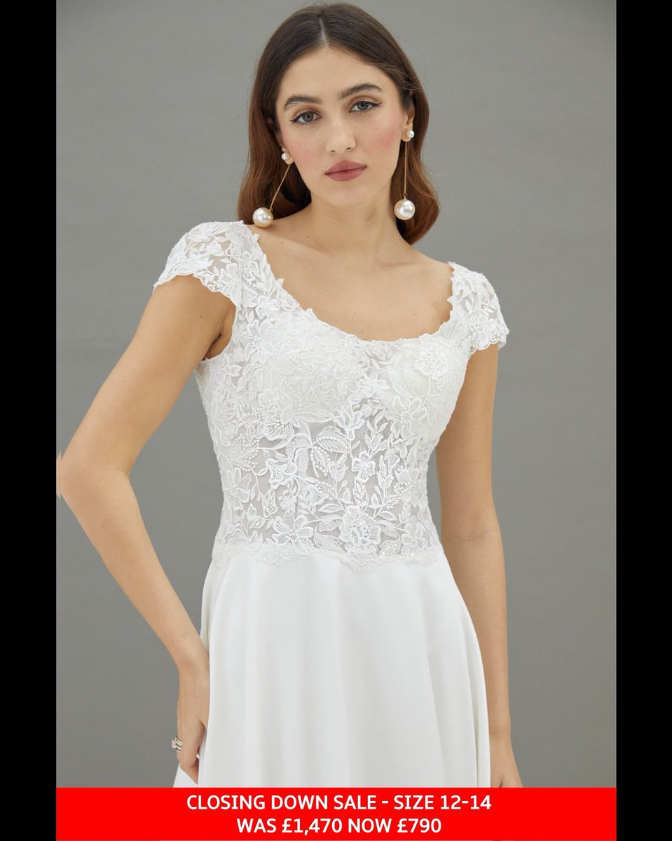 hblossombridal's tweet photo. 🌸 FLORAL LACE &amp; PRETTY CAP SLEEVES 🌸
Maryam is a stunning wedding dress with an intricate floral illusion lace bodice with buttons, pretty cap sleeves, flattering scoop neckline and features a luxurious A-line skirt

🔘 Size 12–14
🔘 Was £1,470, now just £790

#samplesale https://t.co/Wpsr4O8ed8