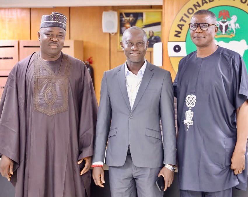 natpopcom's tweet photo. A delegation of the Population Association of Nigeria (PAN), led by its National President, Professor Enang Ebingha, today, paid a condolence visit to the National Population Commission (NPC) at its headquarters in Abuja over the death of its Chairman, Dr. Aminu Yusuf. https://t.co/xkGn6sHV3z