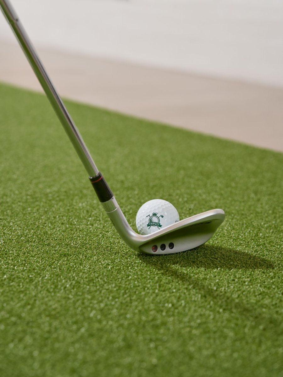JerryDeLeo0fjd's tweet photo. For spacing, the swing felt settled and smooth at the pine fairway on a clear day. I was there after a meeting with a member, and we were enthusiastic. I felt motivated. #GolfJourney #CourseTime https://t.co/alcbkvWbXi