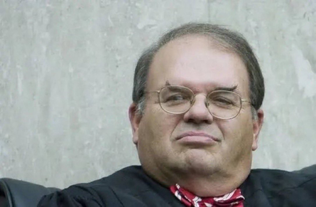 DerekJohnsonHq's tweet photo. 🚨BREAKING:🚨"THE JUDICIAL COUP": MASSIVE RING OF FEDERAL JUDGES CAUGHT IN GROUP CHAT PLOTTING TO WEAPONIZE JUDICIAL BRANCH TO TAKE DOWN PRESIDENT TRUMP, EFFORT BEING LED BY "TRUMP HATING" DC JUDGE RICHARD LEON - A sting operation approved by new Acting Director of National Intelligence Bill Pulte has reportedly uncovered an encrypted group chat on the messaging app Telegram wherein DOZENS OF DEMOCRAT AND RINO FEDERAL JUDGES HAVE BEEN CAUGHT PLOTTING A COUP to weaponize the judicial branch to undermine the agenda of President Trump in an effort to DESTROY his presidency. This TREASONOUS PLOT is allegedly being led by TRUMP HATING DC judge Richard Leon, who has been RELENTLESSLY BLOCKING President Trump's efforts to build a White House ballroom and openly putting our national security at risk in the process. The group chat is said to include not only DAILY WAR PLANS on battling The Trump administration - but memes as well as VILE, JUVENILE PERSONAL INSULTS directed at President Trump by the activist judges, which along with Leon allegedly include Biden-appointed radical left Supreme Court Justice Ketanji Brown Jackson, Obama-appointed DC judge Tanya Chutkan who infamously presided over President Trump's politically motivated criminal case and ANTI-TRUMP DC Chief Justice James Boasberg, among A LAUNDRY LIST OF OTHERS. Do YOU want Director Pulte to RELEASE THE FULL LIST of these TRUMP HATING JUDICIAL ACTIVISTS WEARING ROBES who are involved in this ongoing COUP ATTEMPT against President Trump and the 80+ million of us who elected him?
