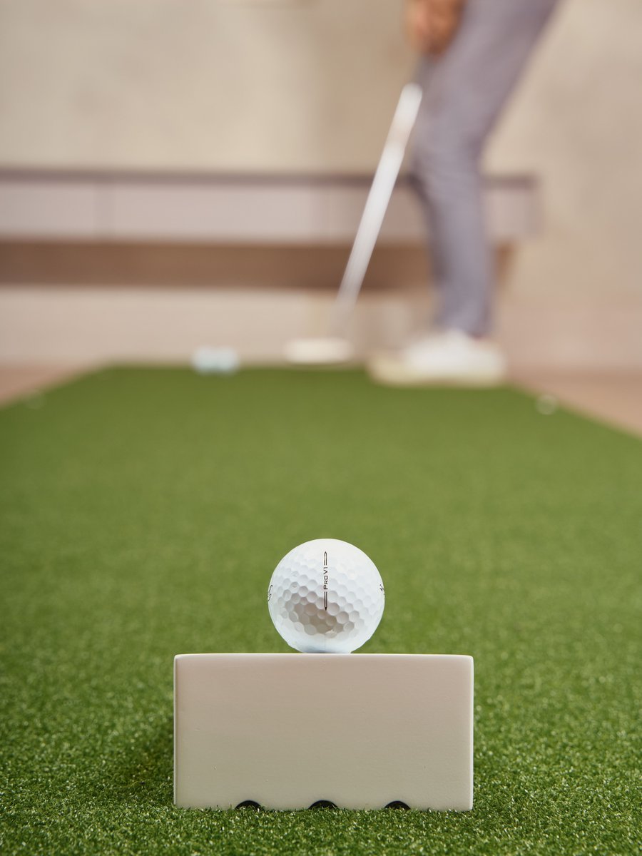 madeby_jalil's tweet photo. For flexion, the swing felt loose and fluid at the meadow tee on a moonlit day. I was there after the commute with a teacher, and we were supportive. I felt refreshed. #GolfSocial #TeeTimeVibes https://t.co/H2xvt5HoJe
