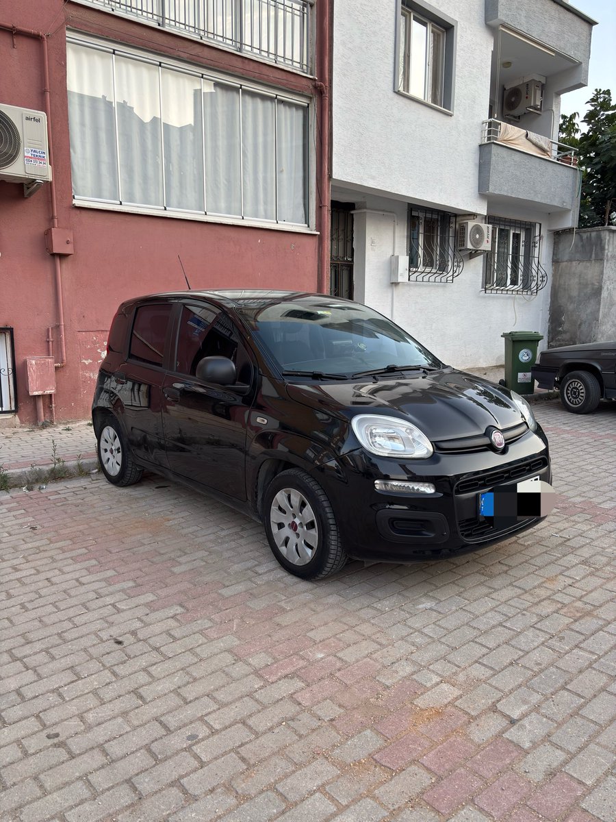 hakanwd's tweet photo. şu karaoğlana bi n20 n55 s63 falan swaplayamaz mıyız araba yokuşta yürümüyor aq https://t.co/njXKBG9CfU