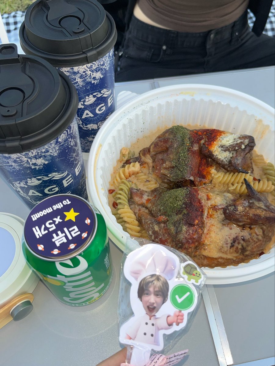 l1ungv3's tweet photo. 노들섬으로 피크닉다녀옴 
날씨짱젛아 https://t.co/78eFoxYgex