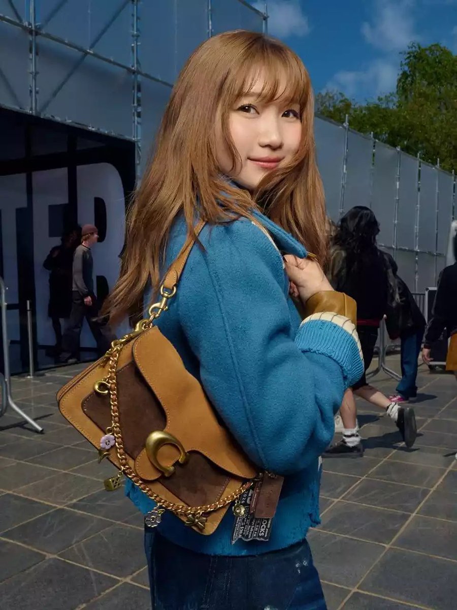thebaeclatant's tweet photo. In other news, here’s Rira-chan being super cute (as always) https://t.co/In5s2jTB2c