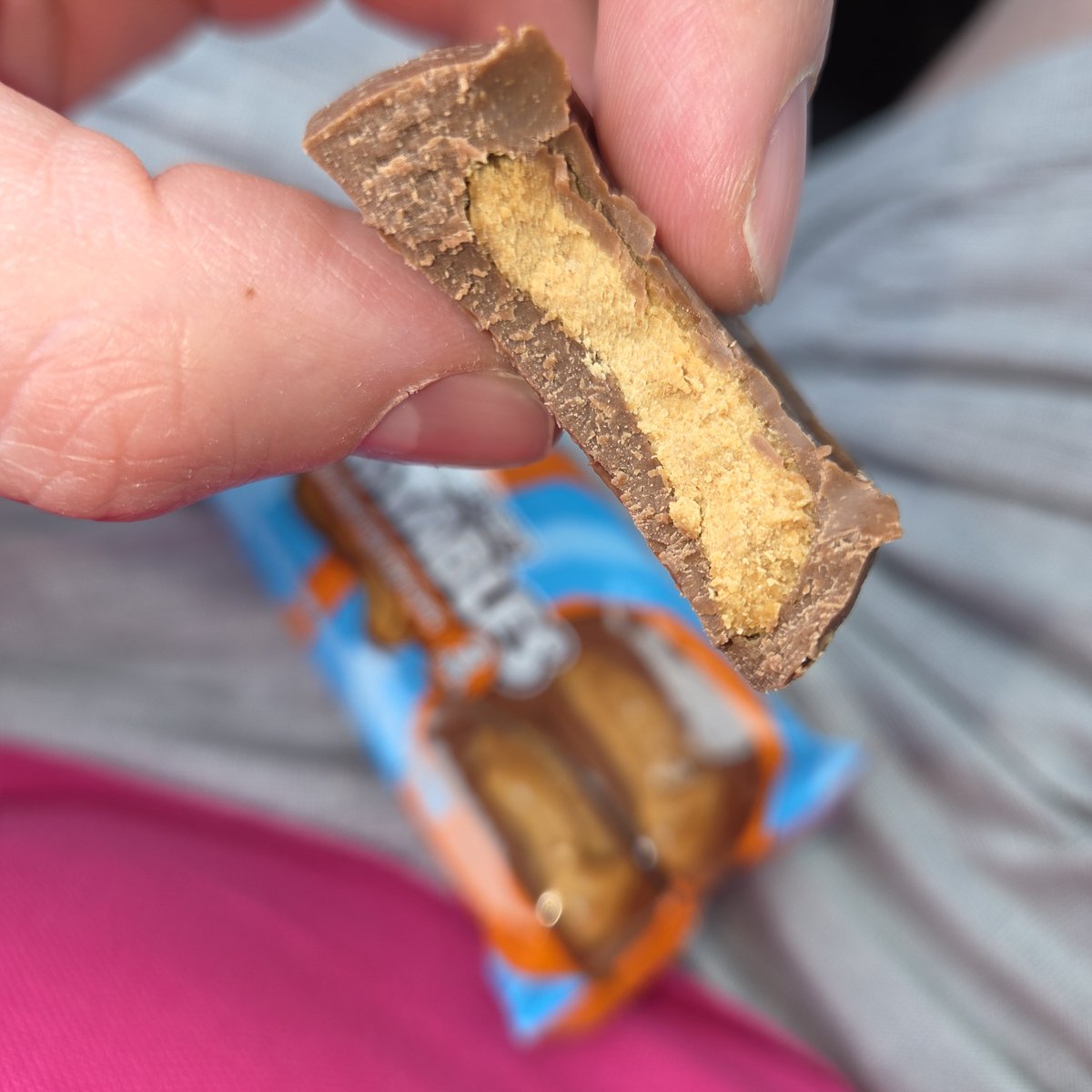 stevenmart41654's tweet photo. Hey @Feastables 
Does this look like creamy peanut butter to you? https://t.co/Dzd4D1lQiA