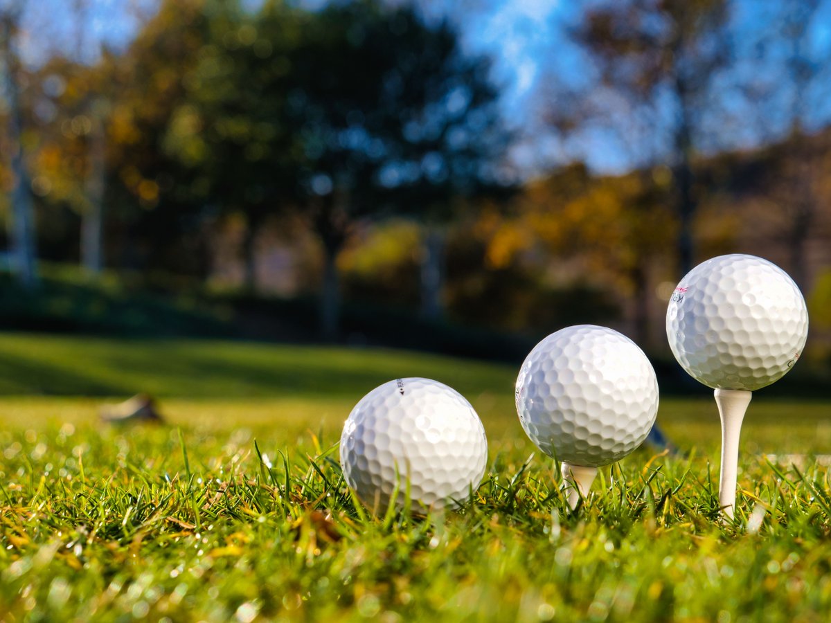 jayg1fd's tweet photo. With a photographer, I was at the meadow tee on a chilly day after errands. We were casual. The swing felt light and elastic for tension. I felt composed. #GolfOutdoors #SwingPractice https://t.co/x62CpCjaT9