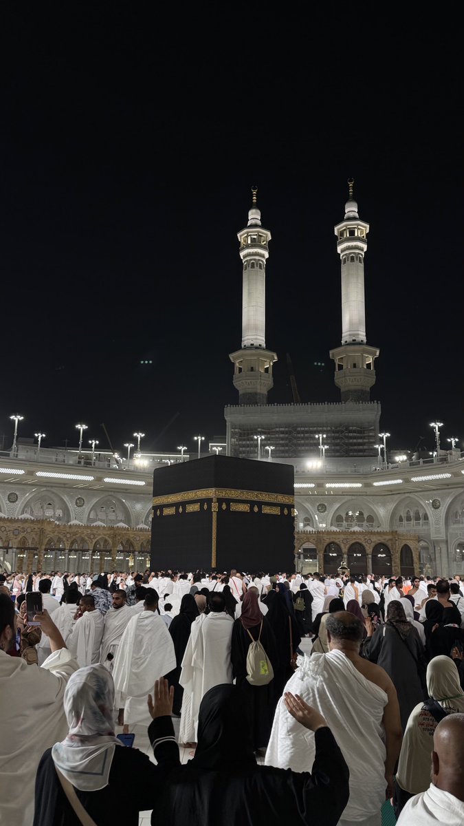 AOH1410's tweet photo. اللهم اجعل هذا البلد آمناً 🌸🤲🏼 https://t.co/Up25GOGjhw