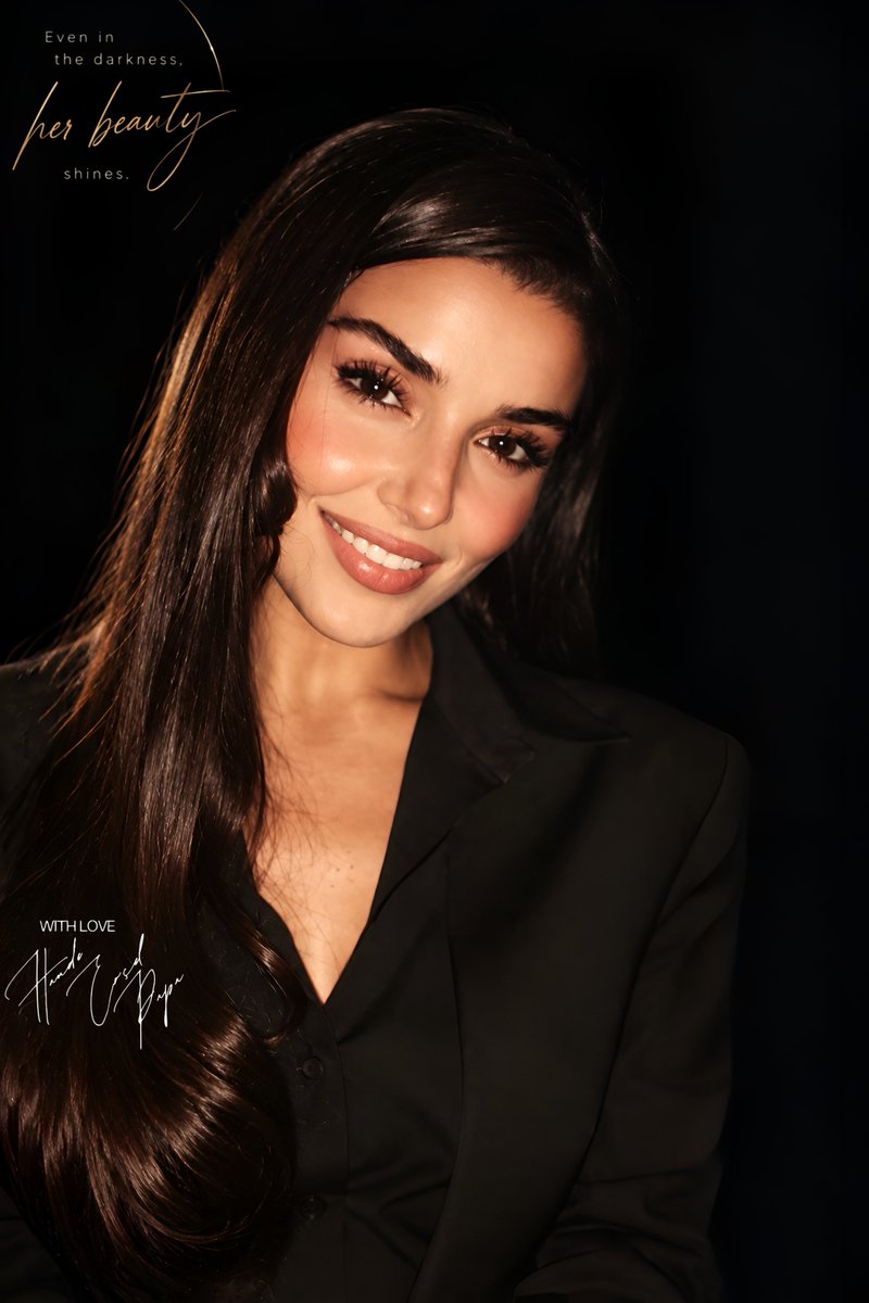 HandeErcelPapa's tweet photo. Even in the darkness, her beauty shines 🖤

#HandeErçel #HandeErçelFans #WithLoveFromIndia #HandeErcelIndianFans #Handemiyy #HandeErcelPapa @HandeErcel https://t.co/c4kaVo3gQ2