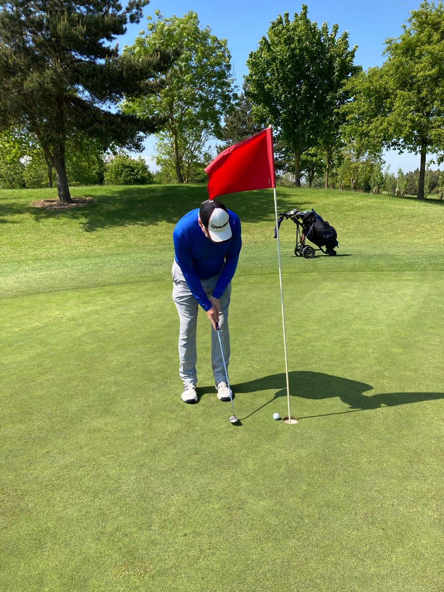 okaetsudbwu's tweet photo. For sequencing, the swing felt confident and simple at the pine fairway on a temperate day. I was there after work with a planner, and we were sociable. I felt lighter. #WeekendGolf #TwilightGolf https://t.co/EmCJAinedQ