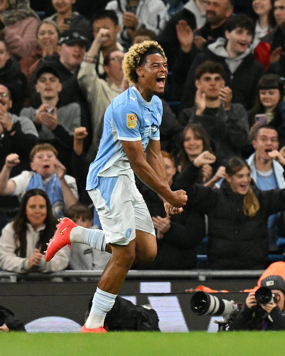 premierleague's tweet photo. A dream debut 🌟

17-year-old Floyd Samba scores @ManCity's opener against Norwich in the EFL Cup less than 30 minutes into his senior career 👏 https://t.co/NmLzRo1tjS