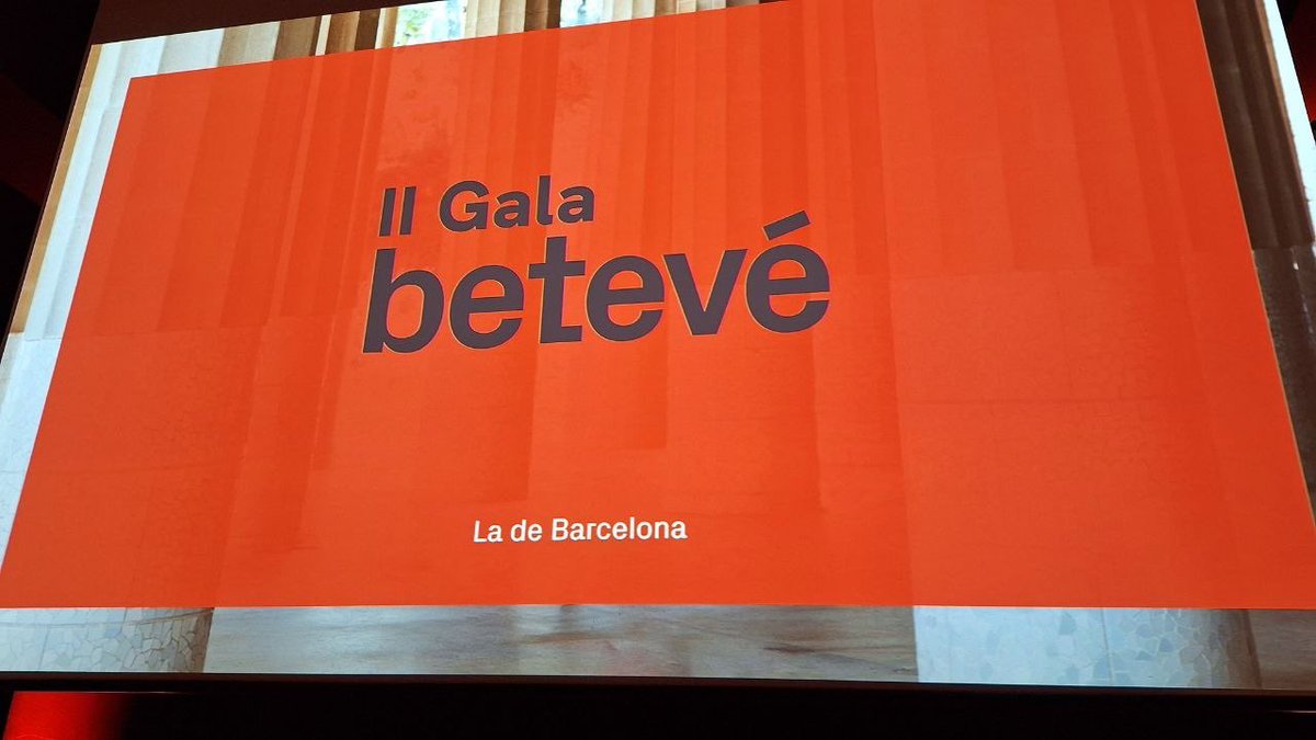 Junts_BCN's tweet photo. ✨ Assistim a la II Gala dels premis @beteve al Gran Teatre del Liceu amb l'entrega dels guardons que reconeixen els projectes i persones que transformen la ciutat.

🙌🏻 L’enhorabona a tots els guardonats i gràcies a tots per la vostra tasca! https://t.co/NSQuPpvJT5