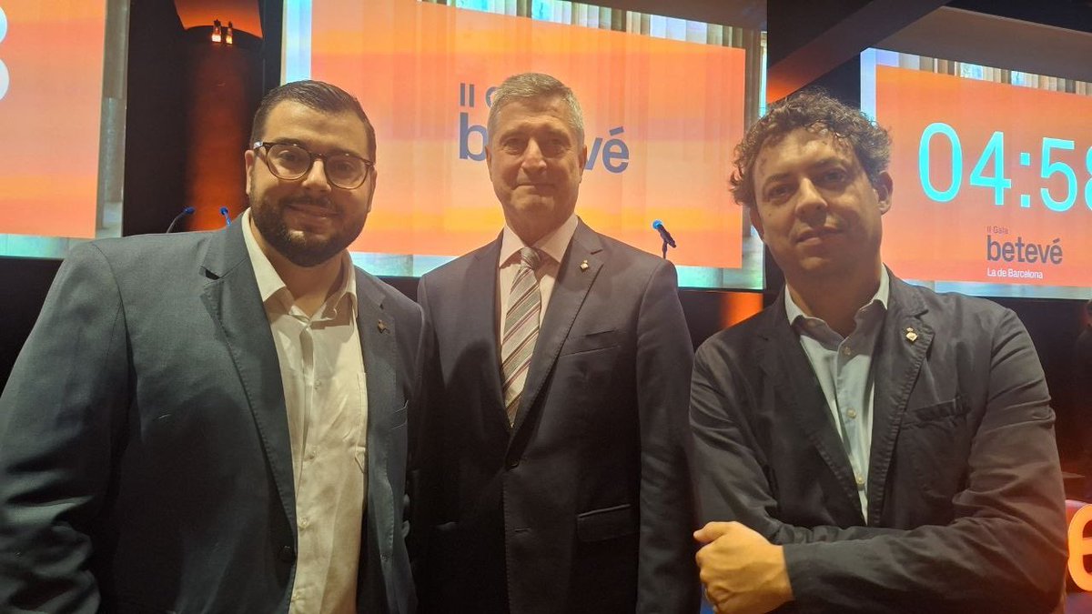 Junts_BCN's tweet photo. ✨ Assistim a la II Gala dels premis @beteve al Gran Teatre del Liceu amb l'entrega dels guardons que reconeixen els projectes i persones que transformen la ciutat.

🙌🏻 L’enhorabona a tots els guardonats i gràcies a tots per la vostra tasca! https://t.co/NSQuPpvJT5