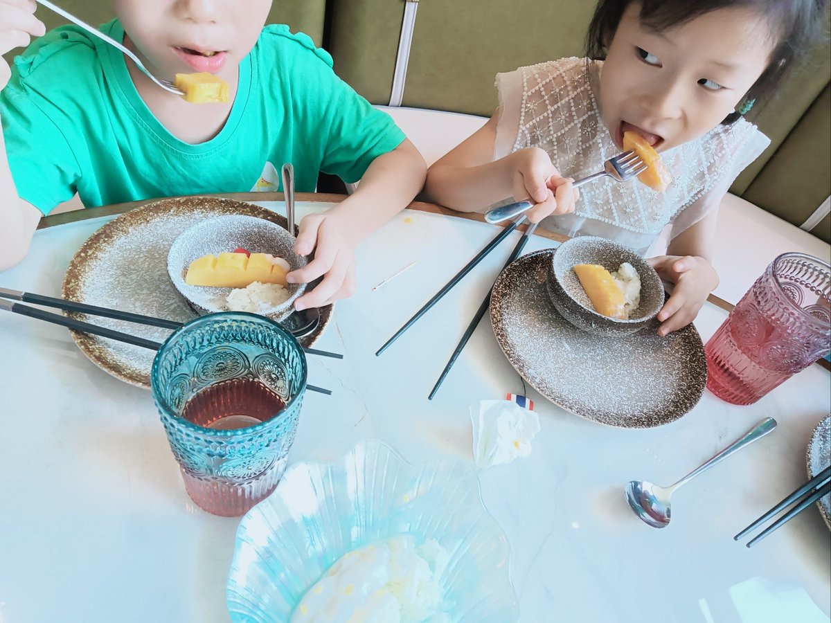 amele778152's tweet photo. Perfect lazy Sunday with my tiny humans , no plans needed just messy pancakes and endless laughs.， https://t.co/Y4fQhsASjj