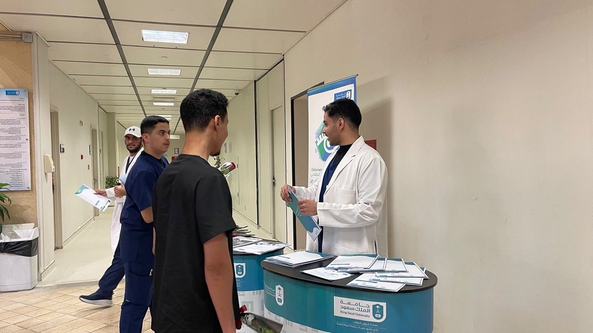 Salm_F2's tweet photo. بداية مرحلة جديدة في رحلتكم #OD_447 الجامعية مليئة بالتجارب والتحديات وفي ناديكم نادي دكتور البصريات سعداء بأن نكون بداية هذه الرحلة 💚🤍💙
#نادي_دكتور_البصريات https://t.co/QbfsLAPdCS