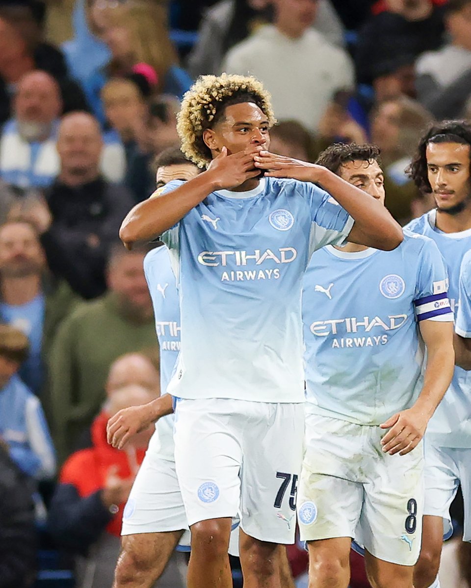 brfootball's tweet photo. 17-year-old Floyd Samba scores on his debut for Manchester City 🌟 https://t.co/ebkGvhl3Ld