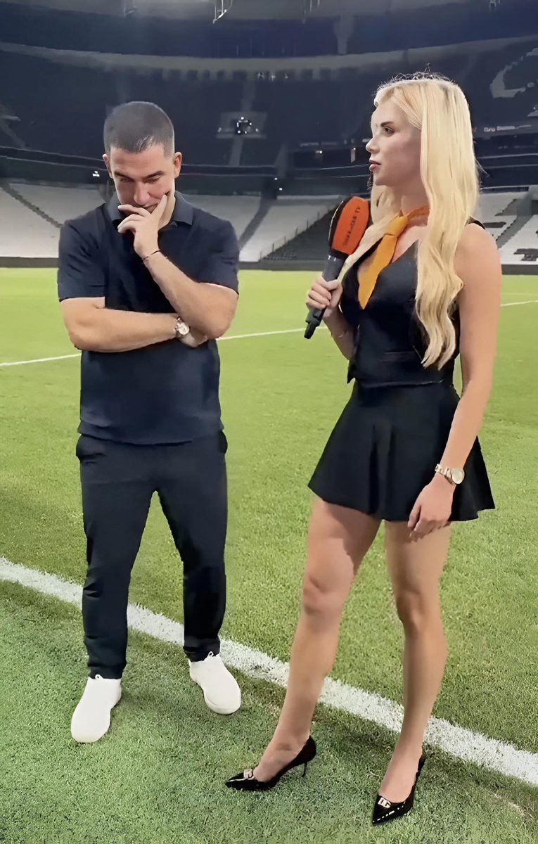 yirmiucderece's tweet photo. Aslıhan Turan, Shakhtar Donetsk’in teknik patronu eşi Arda Turan’a özlemini böyle dile getirdi

"Sorun demeyelim ama özlem oluyor." https://t.co/TzHOPFv67j