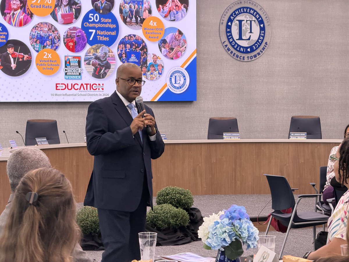 ltgoodnews's tweet photo. This morning we welcomed the business community to LECC for the annual Greater Lawrence Chamber of Commerce State of the Schools. Excellence is Everywhere in Lawrence Township! #LTpride https://t.co/oamiFlgqfo