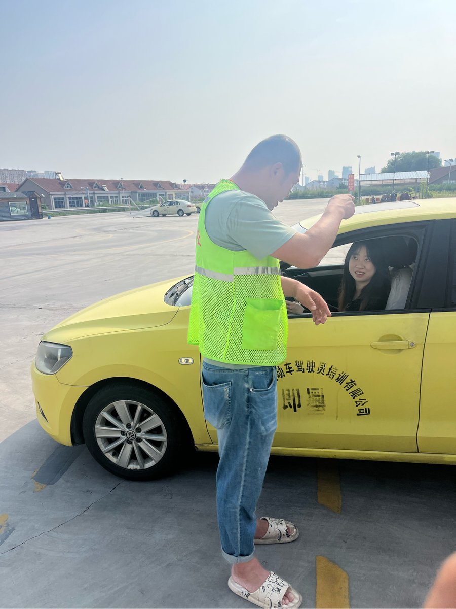 mornj739150's tweet photo. Finally passed my road test! No parallel parking panic, no missed stops—just a smooth 45 mins and a new driver’s license. Grateful to my patient instructor who never yelled when I stalled at lights. https://t.co/jOLRLEKhjQ