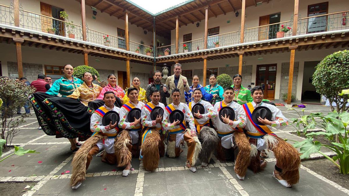 JorgeOsorioEc's tweet photo. #EnTerritorio.📍Mantuve una importante reunión con el gobernador de Cotopaxi, @JorgeBao4. Ratificamos nuestro compromiso de continuar desplegando brigadas de cedulación a las comunidades de la provincia, acercando los servicios a los ciudadanos. https://t.co/uxFMdlhGqp