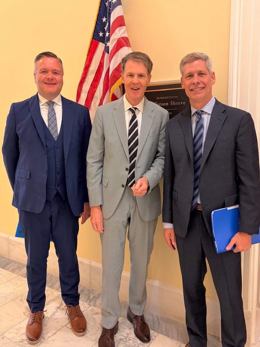 RepShreve's tweet photo. IU Health leaders stopped by my DC office this week to discuss the acute shortage of registered nurses and what that means for care in our district.

Hoosiers deserve quality care close to home. We need to recruit, train and keep more RNs in the our communities they serve. #IN06 https://t.co/fqgfol44x4