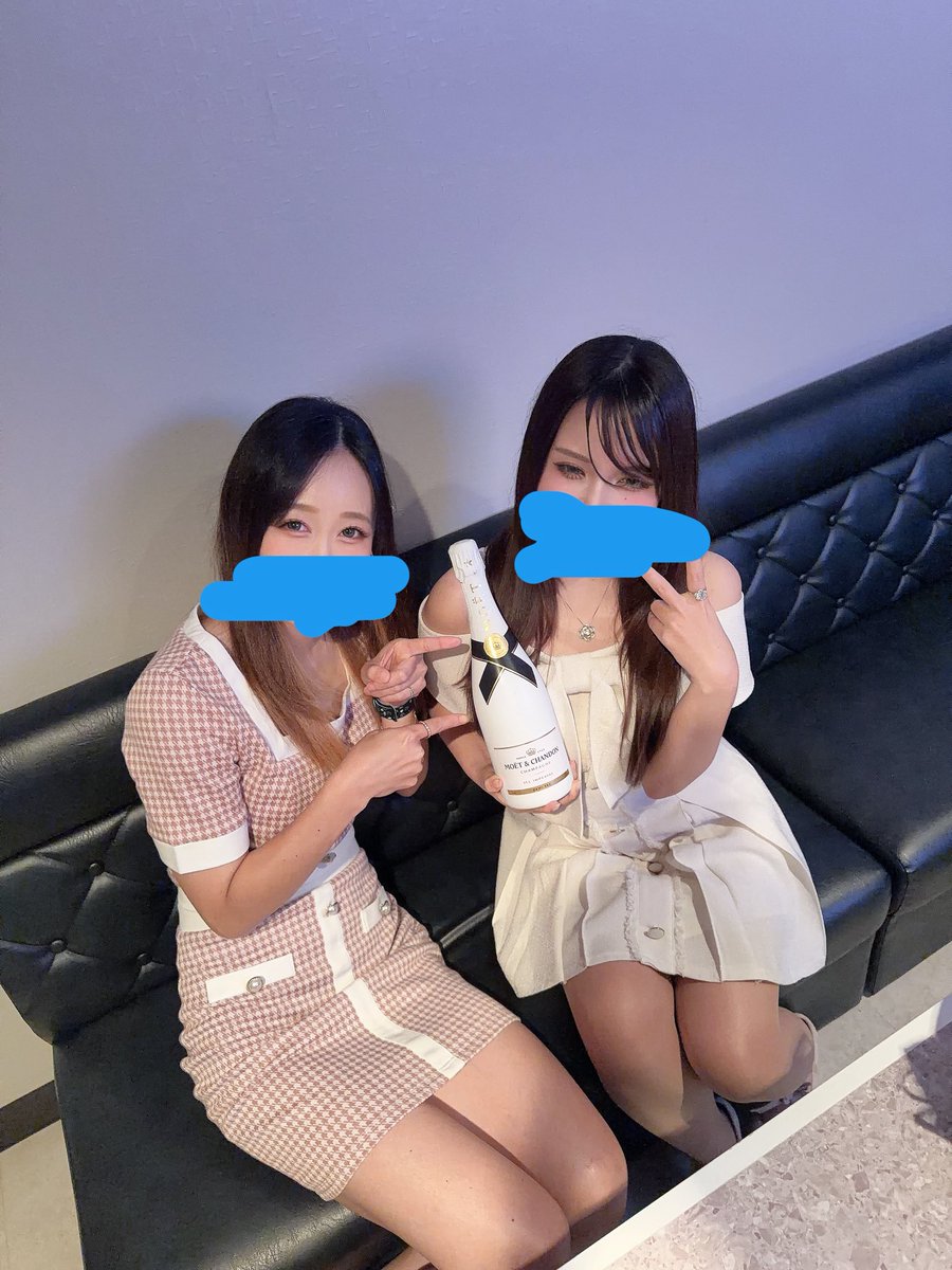 _shizukumaru_'s tweet photo. 遠隔シャンパン嬉しくて
小躍りして遊んでた https://t.co/2hUMzSMCHM