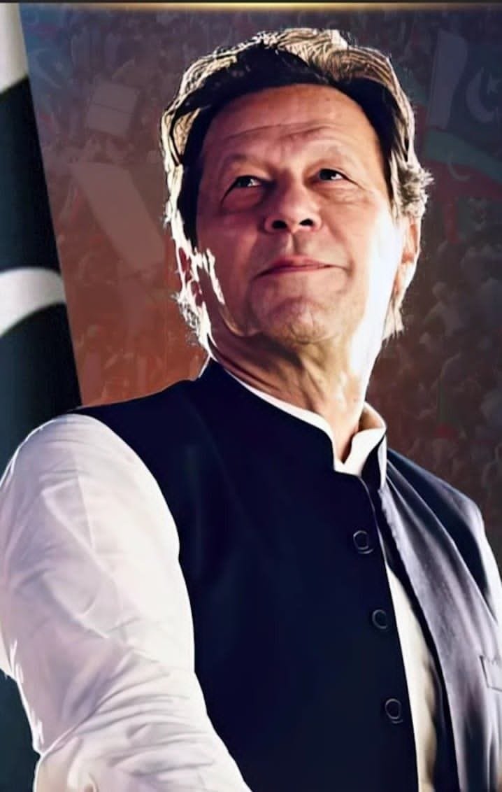 VishhuuuK's tweet photo. انقلاب لیڈر نہیں، قومیں لاتی ہیں
لیڈر صرف راستہ دکھاتا ہے
خان اپنا فرض نبھا چکا، اب باری قوم کی ہے
27 ستمبر- انقلاب آپ کے ہاتھ میں ہے ✊🔥

#ستمبر27_انقلاب_کی_دستک https://t.co/m3lpBhSX9f
