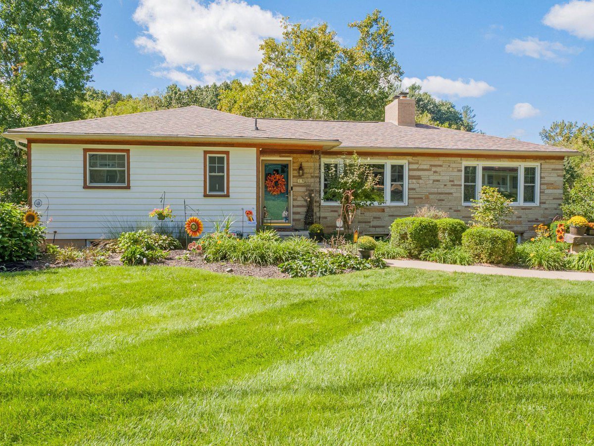 AthensOHRealtor's tweet photo. New Listing: 19 Pomeroy Rd, Athens—3-bed ranch with hardwood floors and a gas fireplace. $284,900.
https://t.co/eqhsTTuoiH https://t.co/zpEbsH23OG