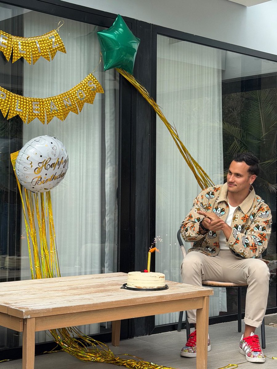 iamjulianrendon's tweet photo. Mi gente, entrenar y hacer crecer un negocio se parecen más de lo que piensas:

- En el gym mido progreso. En marketing, la data manda.
- En el gym hay días malos. En los negocios también.

👉🏼 En los dos, lo que da resultados es la constancia. https://t.co/y2QVPGk4GW