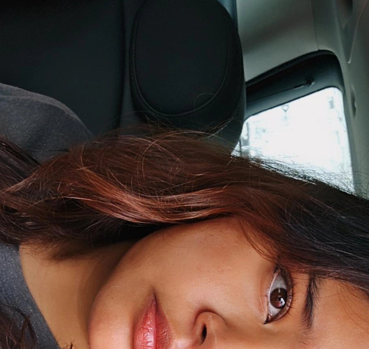 lia_xom's tweet photo. 𝘉𝘶𝘴𝘤𝘢𝘯𝘥𝘰 𝘔𝘶𝘵𝘪𝘴
★ She / Her
★ 20 yo

Busco mutis, interactuo mucho y me gustaría tener mutis para flashear confianza
   • Haikyuu
   • One Piece
   • Luna Martinez
   • MakeUp
   • Minecraft
   • Fornite
 #mutis #multifandom #girl #promotwt #mutuals https://t.co/U2pn69WjH0