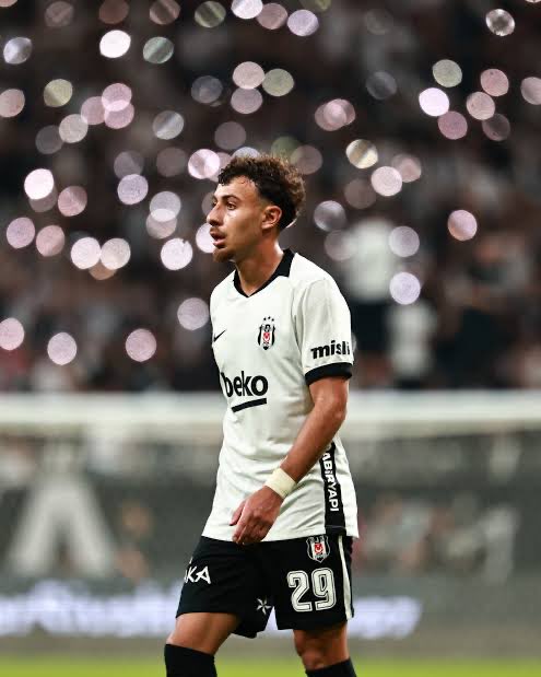 Avfattas's tweet photo. Az bir tarafsız olun

Bugün 3 tane Barış Alper Yılmaz eder şu çocuk. 

MİLLİ TAKIMIN YENİ SOL KANADI YAPACAĞIZ

İlhan Fakılı

Bazıları sadece medyanın prensi olur, bazıları sahanın https://t.co/nLSaMsErTp