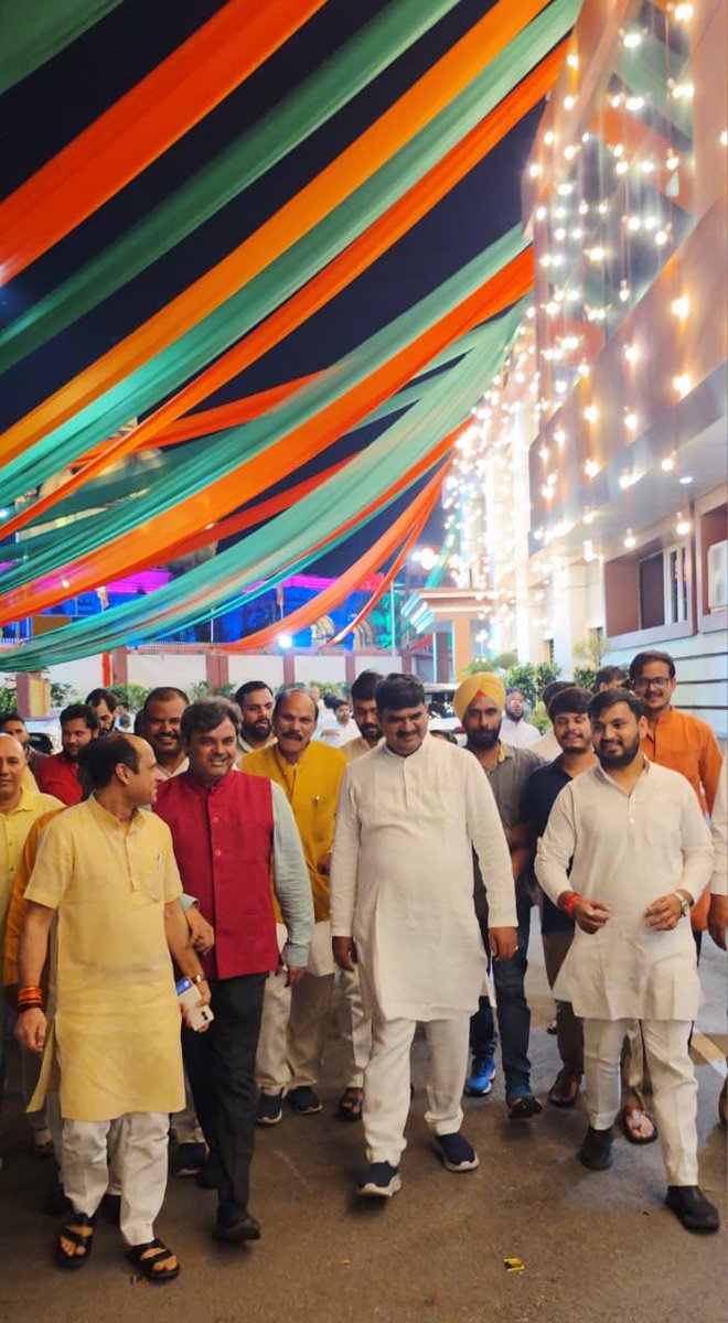 Dineshsinghbjp's tweet photo. दुनिया के सर्वाधिक लोकप्रिय राजनेता यशस्वी @PMOIndia आदरणीय श्री @narendramodi जी के जन्मदिवस के अवसर पर @BJP4UP मुख्यालय लखनऊ में सेवा संकल्प अभियान अंतर्गत आज आशीर्वाद का दिया जलाकर उन्हें अपनी मंगल शुभ कामनाएँ दी ।

आपका यशस्वी मार्गदर्शन हमसभी देशवासियों को प्राप्त होता रहे । https://t.co/N6umWEje2M