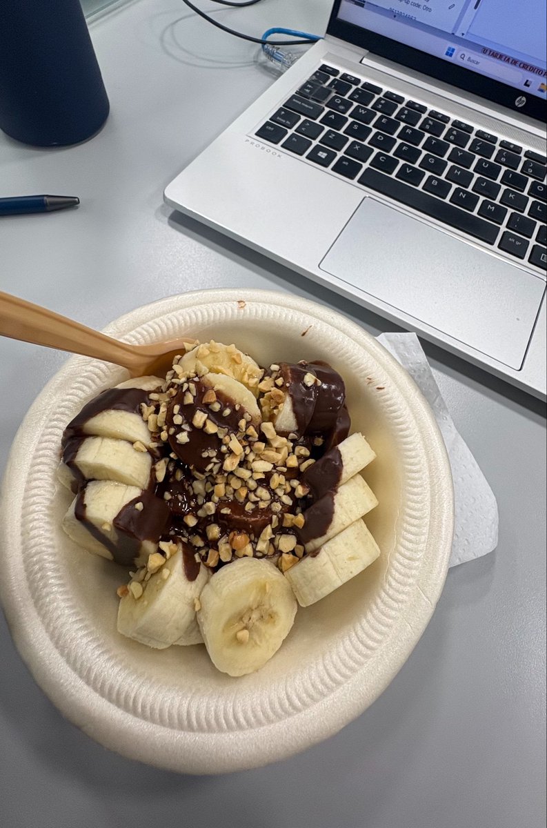 iamelii13's tweet photo. Se sabe que pronto llega el periodo cuando mis antojos de comer lucen así: https://t.co/TDXpig0UmJ