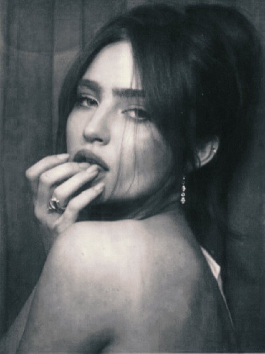 swwttmelody's tweet photo. ⠀ 
⠀⠀⠀⠀⠀             ᭕ 𝐒𝐎𝐏𝐇𝐈𝐄 ˊ˗ 
                           𝙑𝘼𝙉𝘿𝙀𝙍𝘽𝙄𝙇𝙏

                    influencer. rich heiress

    ‍ ‍‍‍ ‍ https://t.co/zkMDX1ZM7k