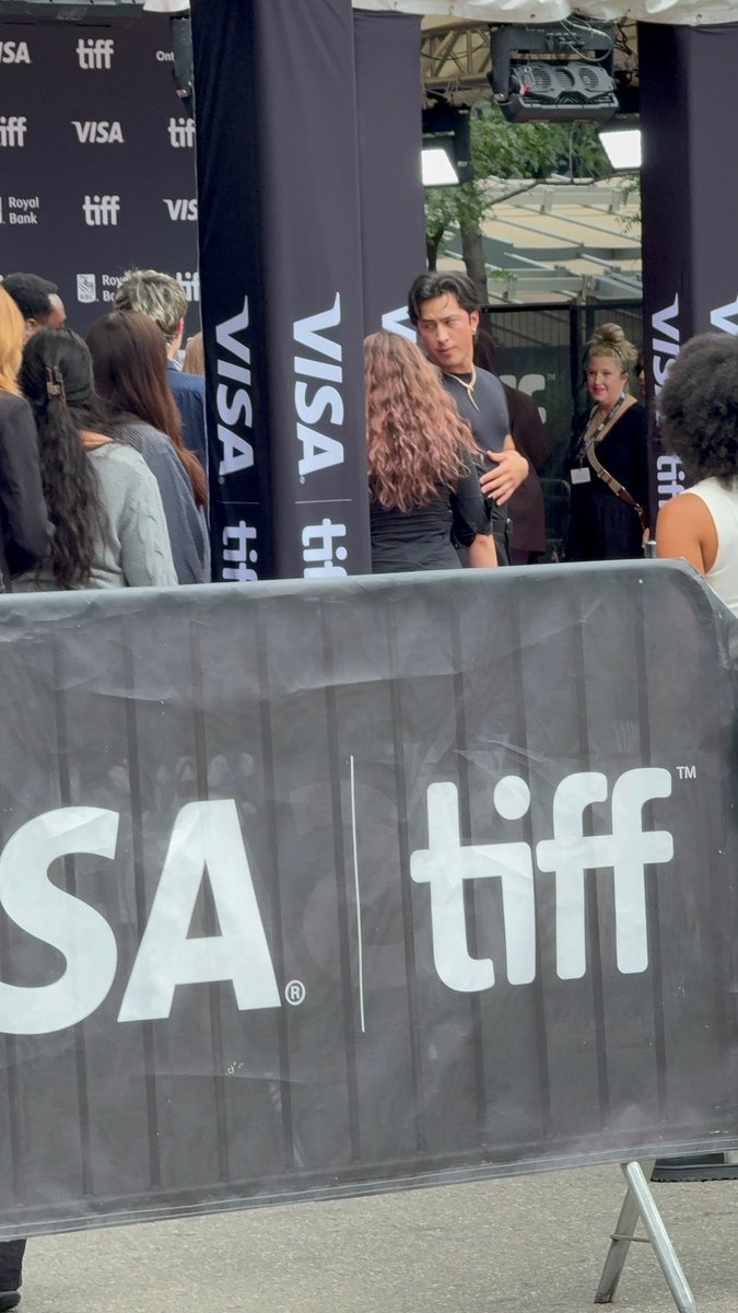 hudconfans's tweet photo. oh hudson #tiff #tiff26 https://t.co/ZQTY2mDbmE