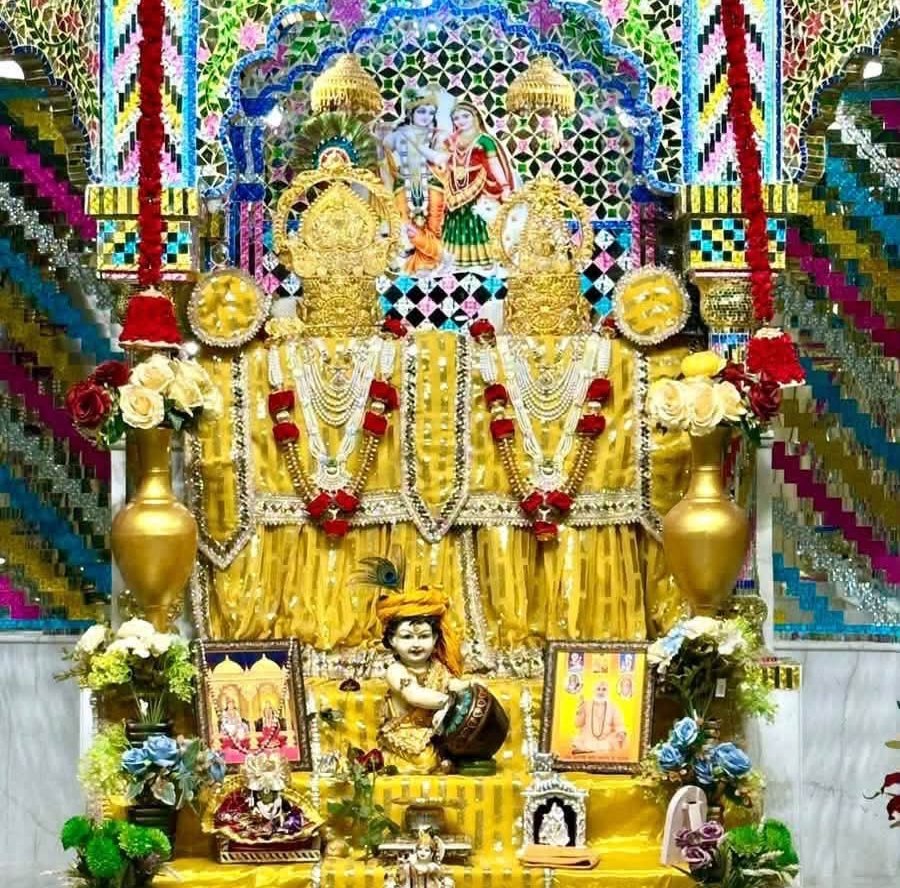 DevrajS50577187's tweet photo. आज श्री राधा कृष्णा मंदिर में आदरणीय महामंत्री संगठन Karmveer Singh जी की विशेष उपस्थिति में भगवान श्री कृष्ण के दर्शन कर देश के यशस्वी प्रधानमंत्री #श्री_नरेंद्र_मोदी जी के जन्मोत्सव पर दीप प्रज्ज्वलित किया…🪔🪔🪔 https://t.co/PtvUmP6YpX