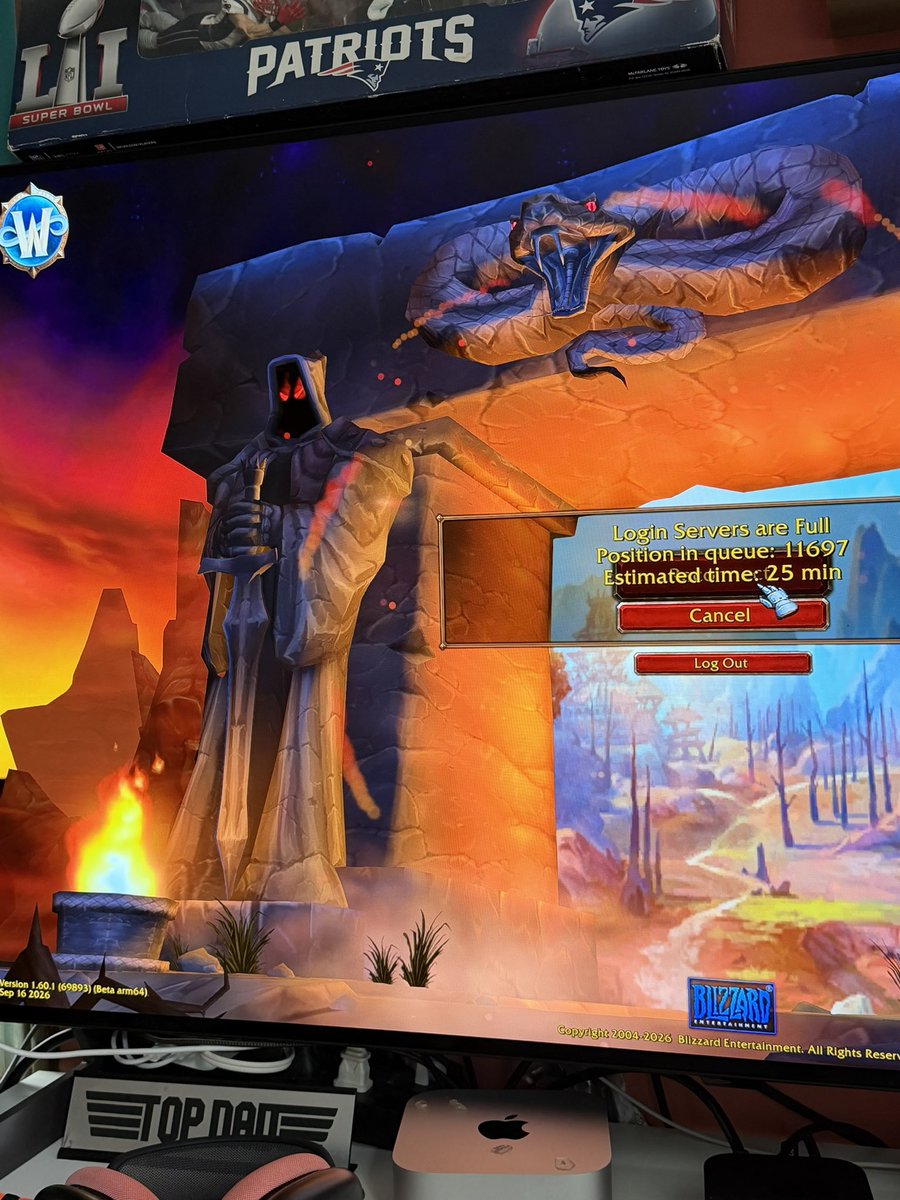 xSinkingShipx's tweet photo. I was 3000th in queue.  Got in.  Got booted before character select.  Now I'm here. #Warcraft #WowForever https://t.co/8GBSpvya7V
