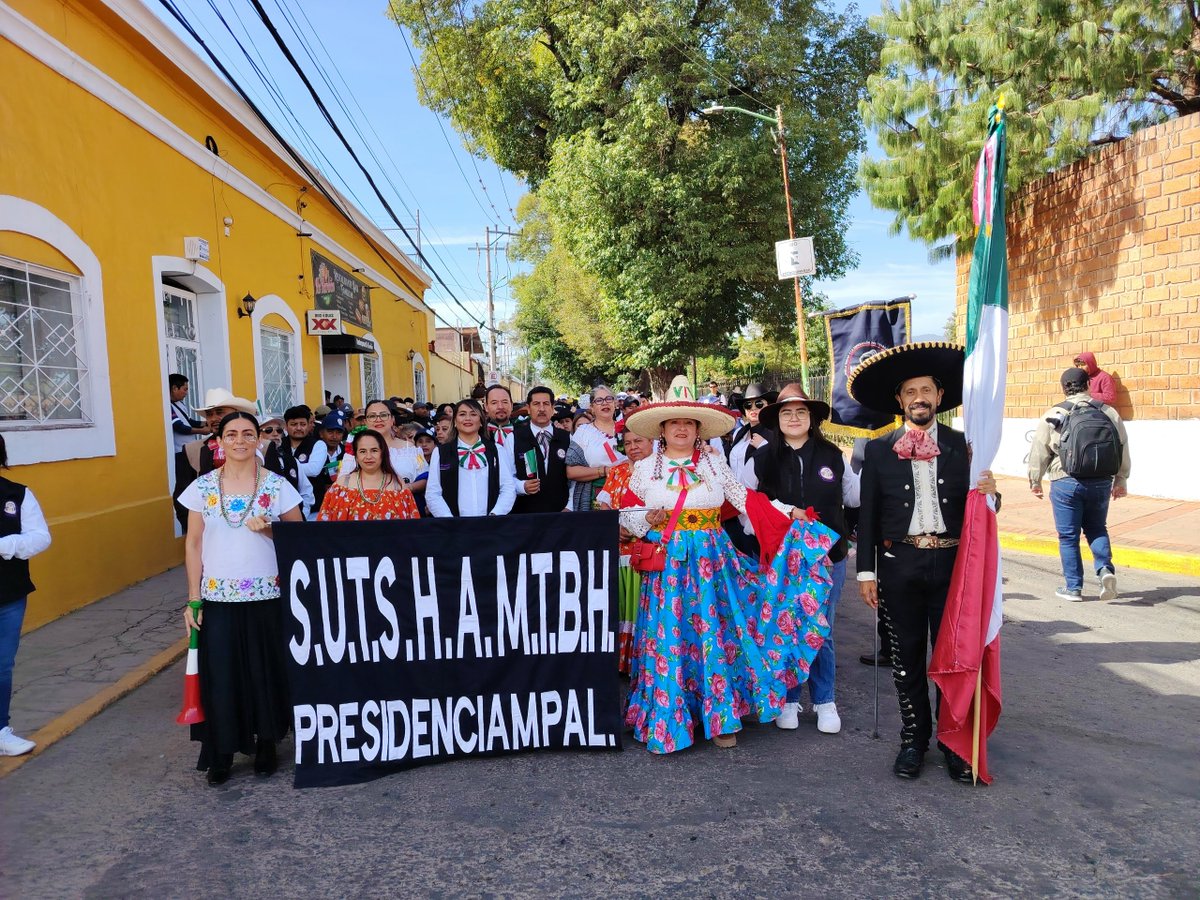 SindicatoPRESI's tweet photo. Presentes y con el orgullo a flor de piel. El Sindicato Único de Trabajadores del Municipio de Tulancingo de Bravo participó con honor en el desfile conmemorativo al 216 Aniversario del Inicio de la Independencia de México.  ¡Es un gran orgullo ser mexicanos! https://t.co/zTrscPI16t