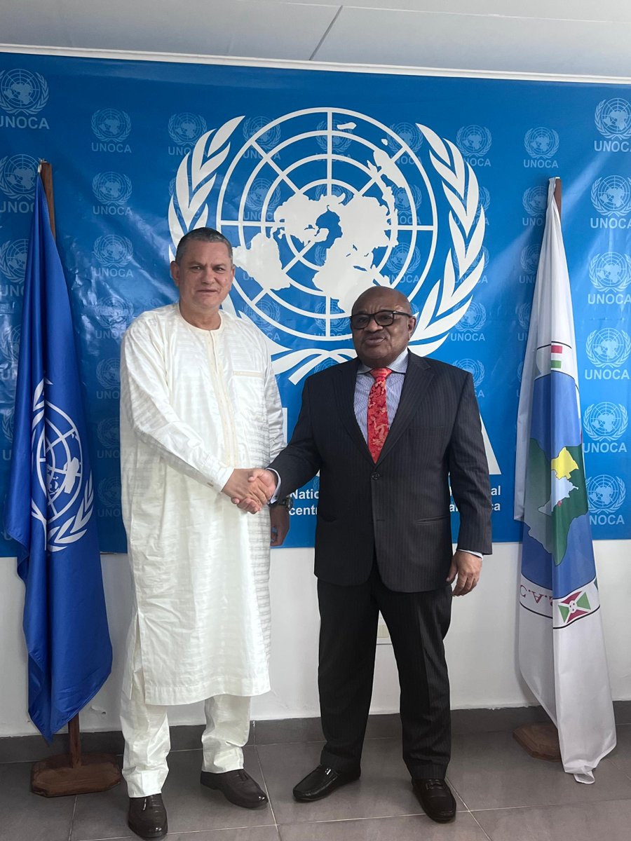 OMS_GABON's tweet photo. Reçu par S.E.M. Mohamed El-Amine Souef, Chef de @UNOCA_NEWS, le Dr Xavier Crespin, Rep
@OMS_GABON a échangé sur les défis sanitaires au Gabon et en Afrique centrale, notamment la menace d’Ebola.

🤝Collaboration renforcée pour accroître l'engagement politique autour de la santé. https://t.co/IzMq82IVI6