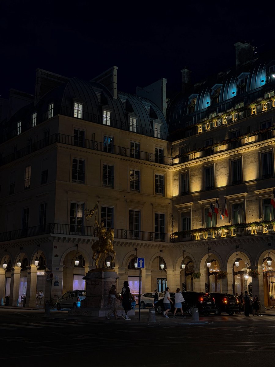 northernelg's tweet photo. Paris c’est littéralement un musée à ciel ouvert, la plus belle ville du monde sans aucune doute https://t.co/j0hQEBNAKJ