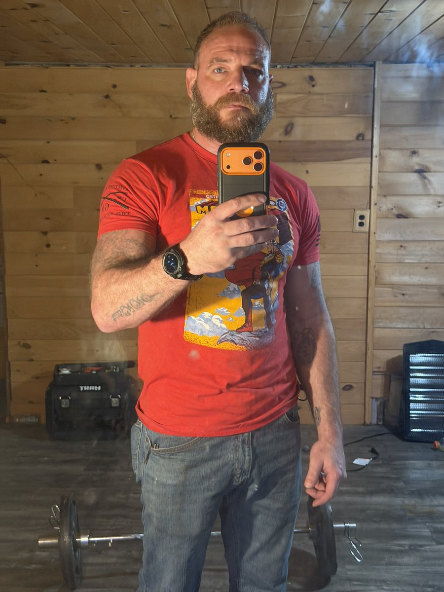 billrusso0331's tweet photo. My full work out later https://t.co/QMNDn08NIP do you like my haircut? https://t.co/sosNehLdL9