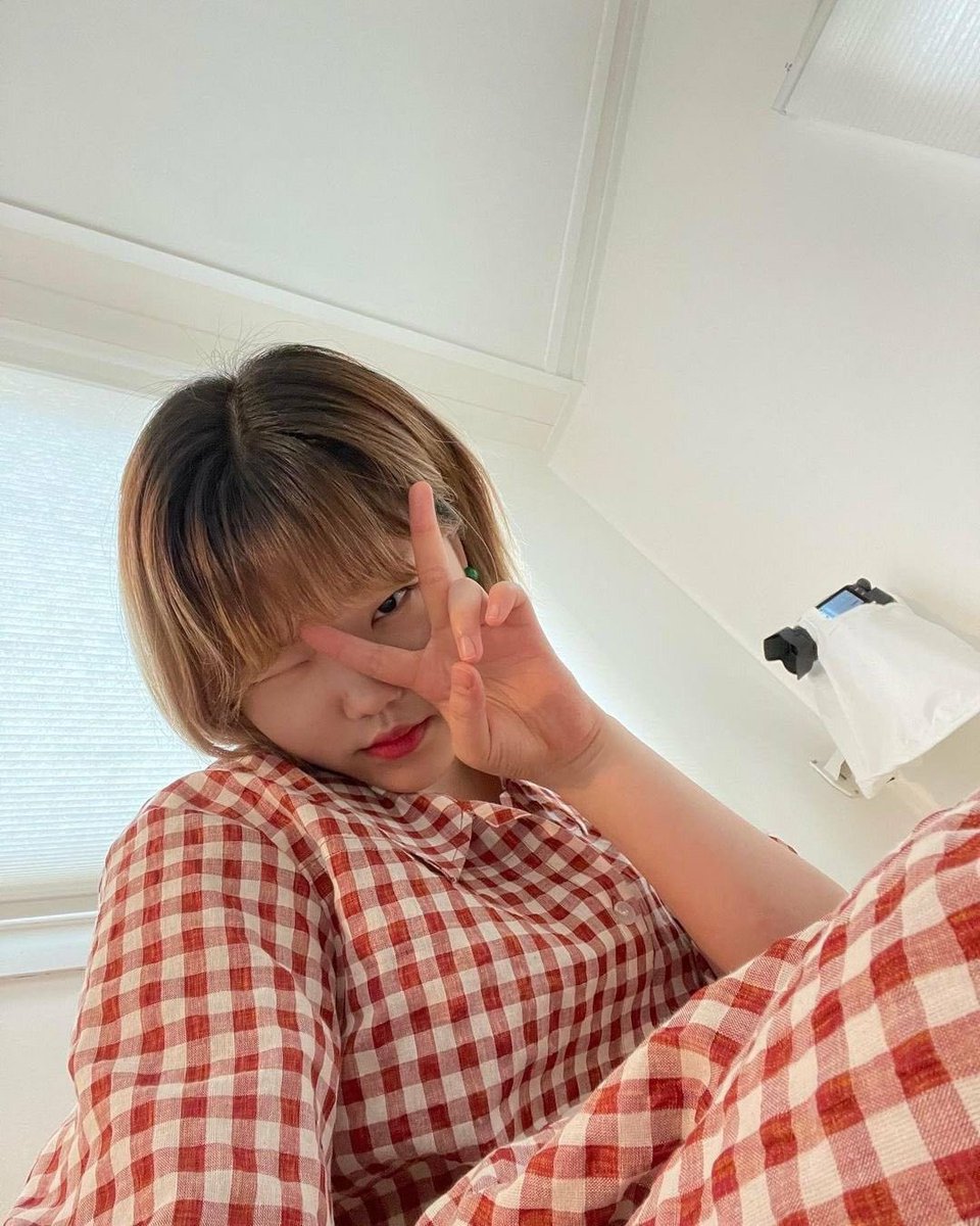 melfrogee's tweet photo. ——  late evenings: https://t.co/2I5Hds5Vf3