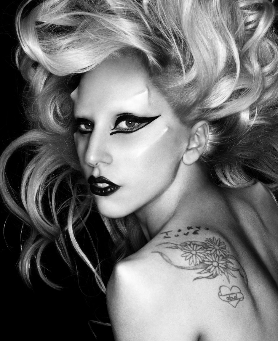 gagadaily's tweet photo. Lady Gaga’s baby’s middle name Bean is a tribute to activist Carl Bean, who inspired Gaga’s song “Born This Way,” PEOPLE reports. https://t.co/qB9nYfCQLi