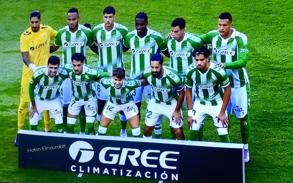 HatimelMourabit's tweet photo. Partido de hoy: Real Betis - Getafe. No hay apoyo a Ceuta ni nada de nada 😂✌️✌️.
Ni camiseta, ni pancarta… Solo está la empresa Gree Climatización 😂✌️✌️
¡Un saludo a todos los marroquíes que contribuyeron a este logro! 🇲🇦👏
#RealBetis #Getafe #Abde #Marruecos #Ceuta #Fútbol https://t.co/XtpwohkFch